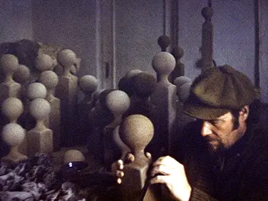 Andrejs Ķiģelis pie keramikas grupas “Picikato” studijā “Logs”. 1979.